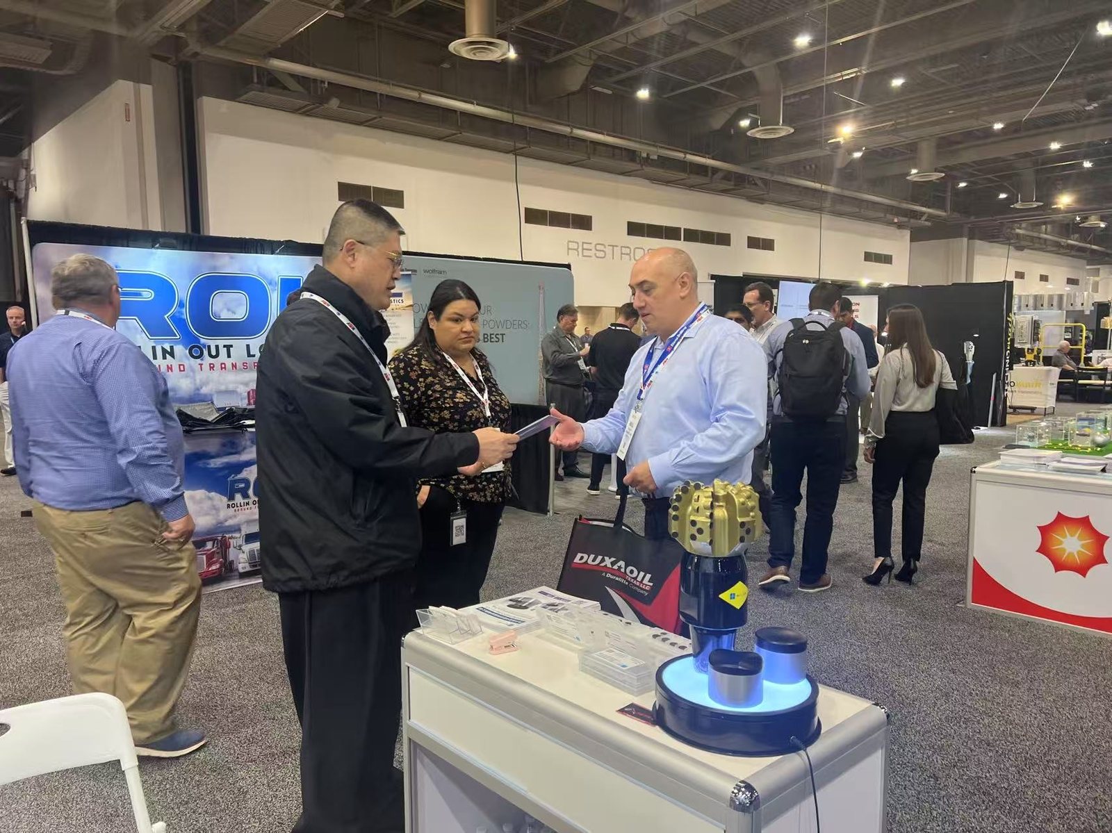 Customer exchange at exhibition